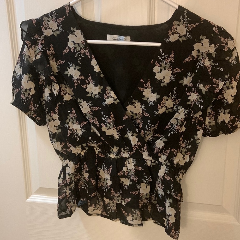 NWOT Magnolia Boutique Blouse